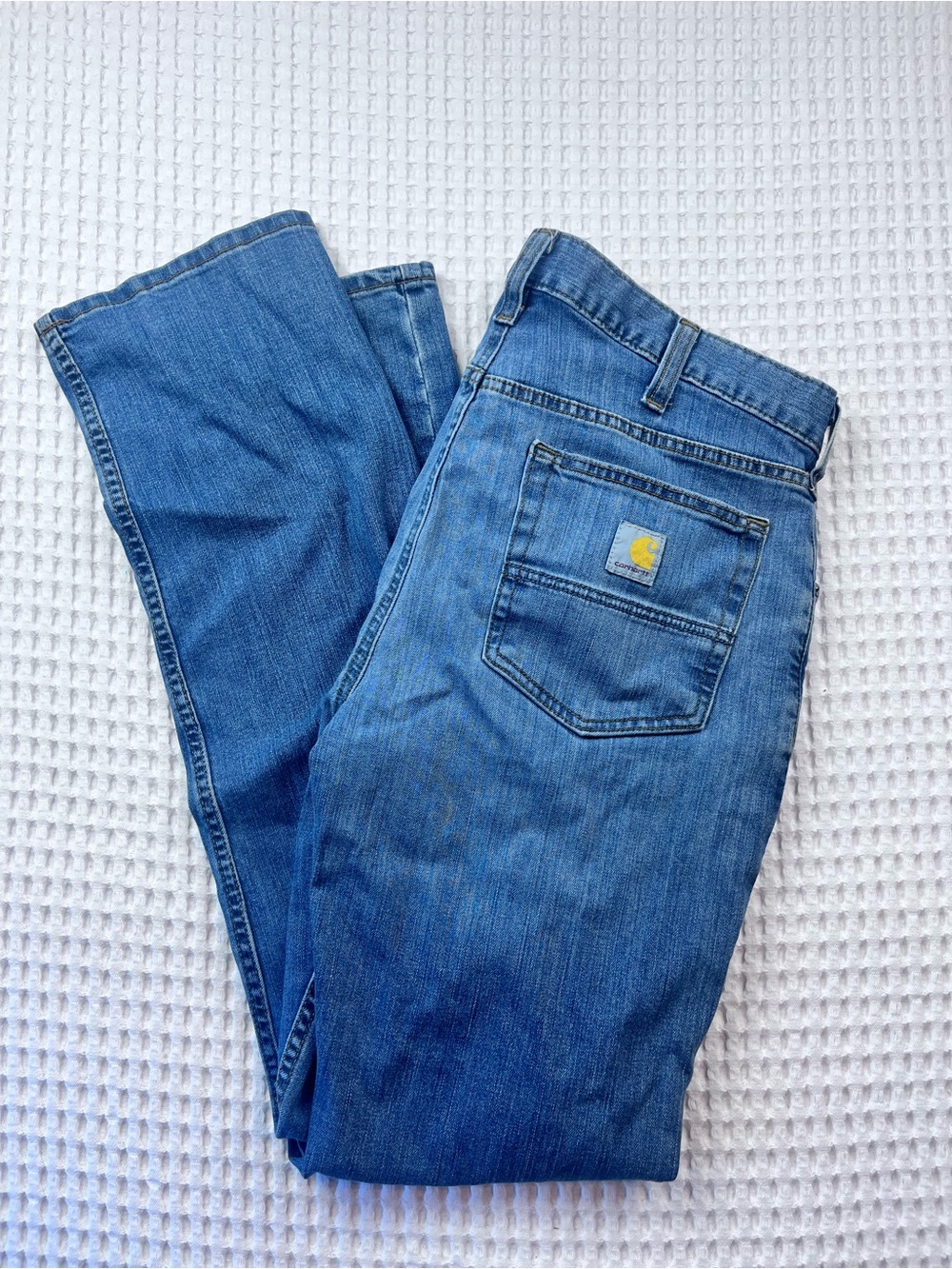 Classic Blue Carhartt, relaxed fit, Straight Jeans. 32x32